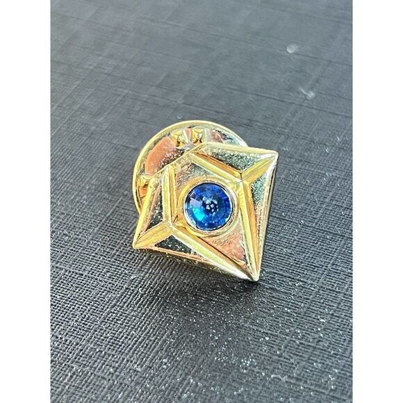 Assortment of 6 Pins Angels, Bowling, Flag - Picture 4 of 12